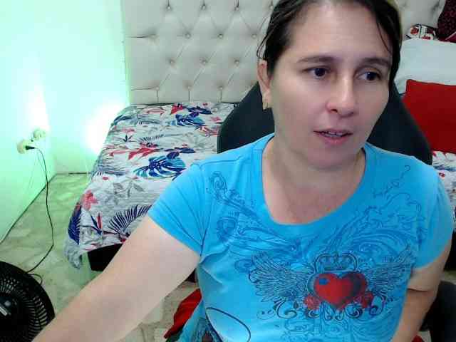 victoria-jones webcam