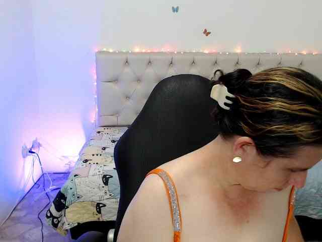 victoria-jones webcam