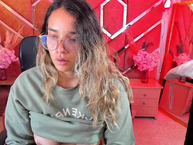 OliviaFox live cam on BongaCams