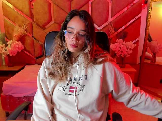 OliviaFox live cam on BongaCams
