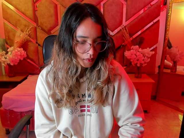 OliviaFox live cam on BongaCams