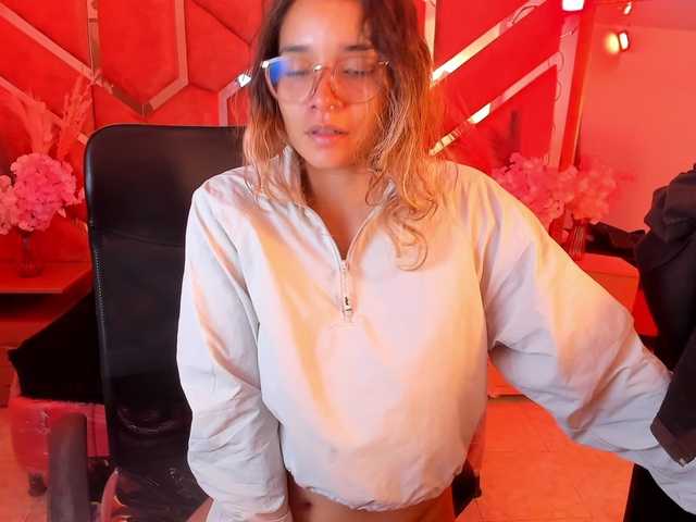OliviaFox live cam on BongaCams