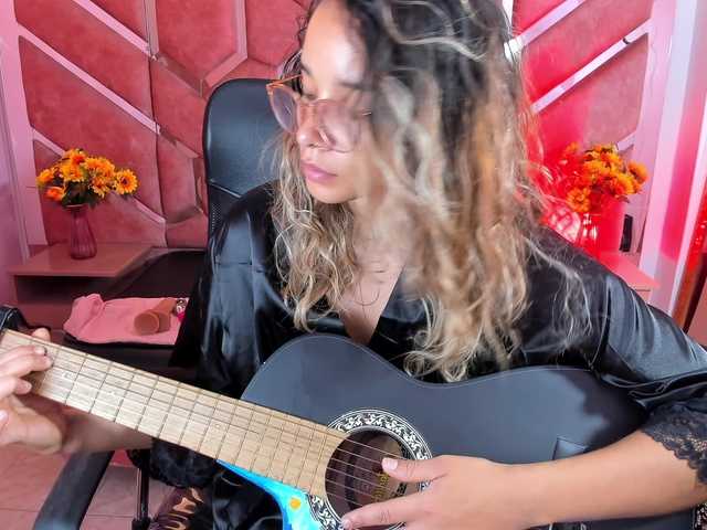 OliviaFox live cam on BongaCams