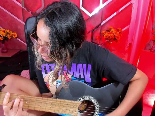 OliviaFox live cam on BongaCams