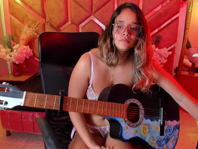 OliviaFox live cam on BongaCams