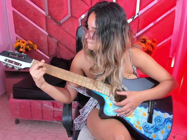 OliviaFox live cam on BongaCams