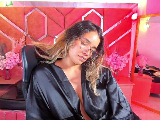 OliviaFox live cam on BongaCams