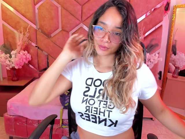 OliviaFox live cam on BongaCams