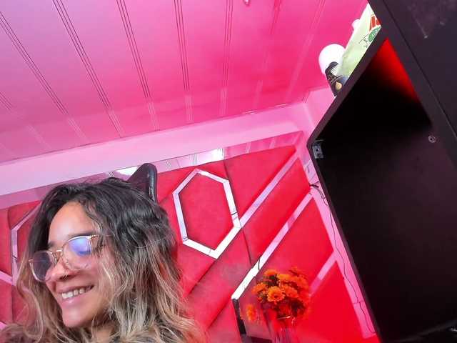 OliviaFox live cam on BongaCams
