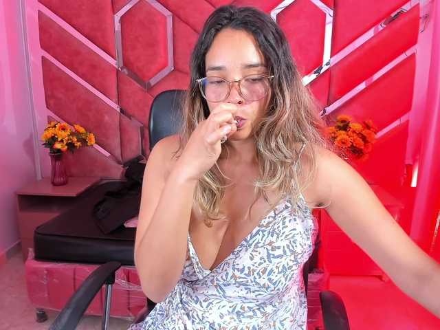OliviaFox live cam on BongaCams