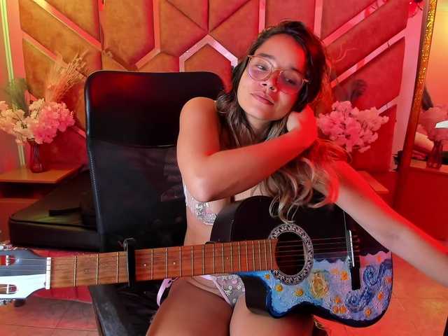 OliviaFox live cam on BongaCams