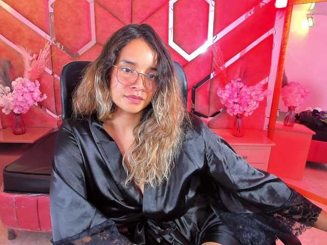 OliviaFox live cam on BongaCams