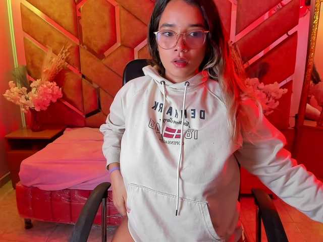 OliviaFox live cam on BongaCams