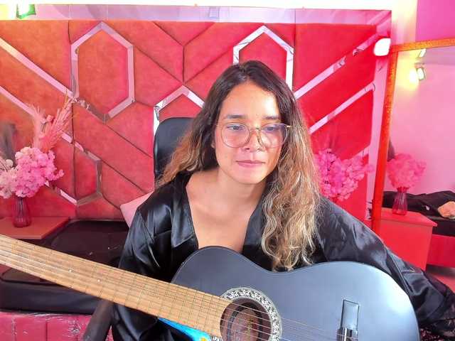 OliviaFox live cam on BongaCams