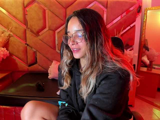 OliviaFox live cam on BongaCams