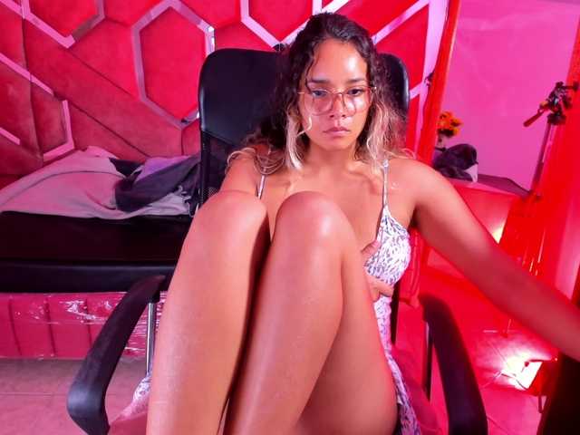 OliviaFox's BongaCams show and profile