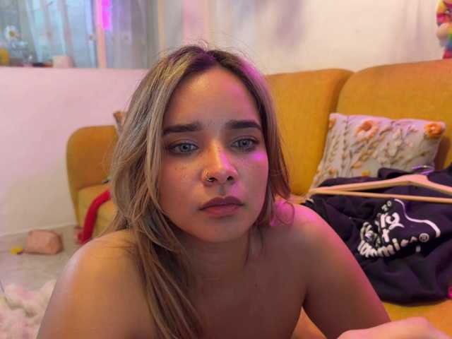 OliviaFox, live now on BongaCams