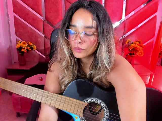 OliviaFox OliviaFox