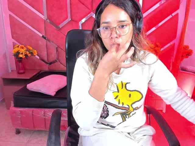 OliviaFox webcam