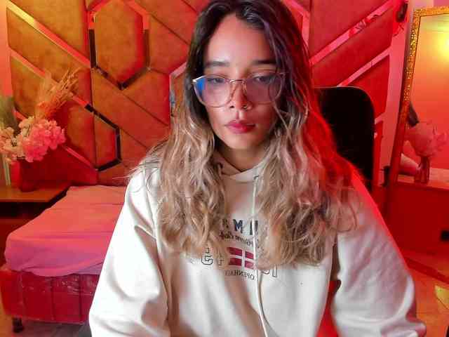 OliviaFox OliviaFox