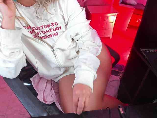 OliviaFox webcam