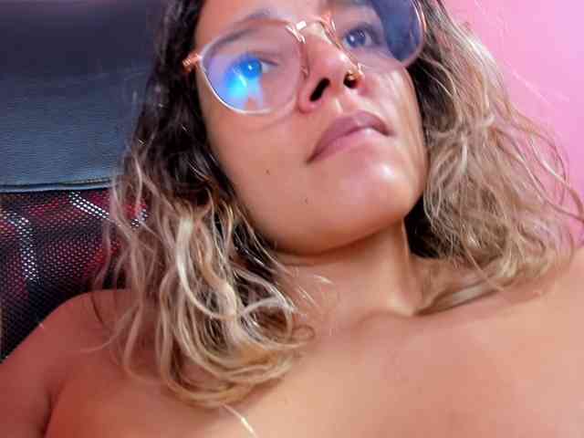Modella: OliviaFox