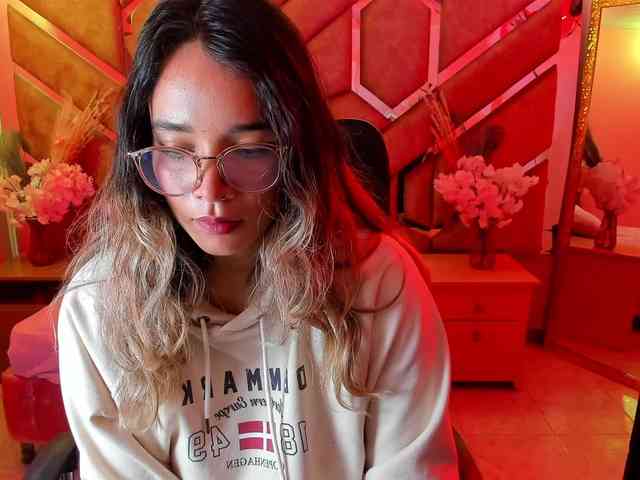 OliviaFox OliviaFox
