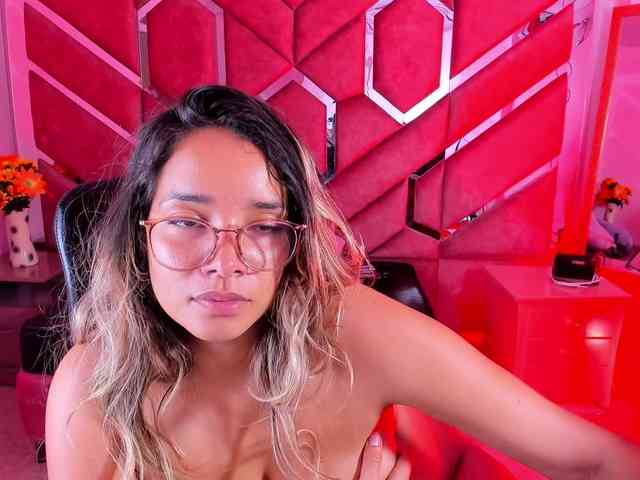 OliviaFox webcam