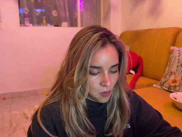 OliviaFox webcam