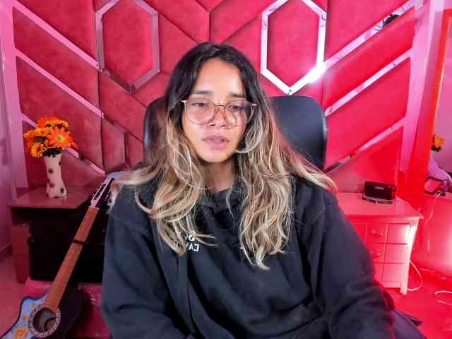 OliviaFox webcam