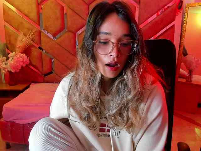 OliviaFox OliviaFox