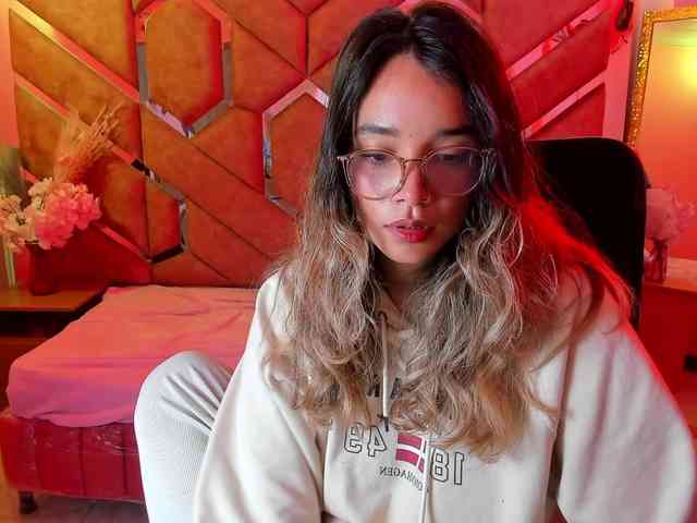OliviaFox OliviaFox
