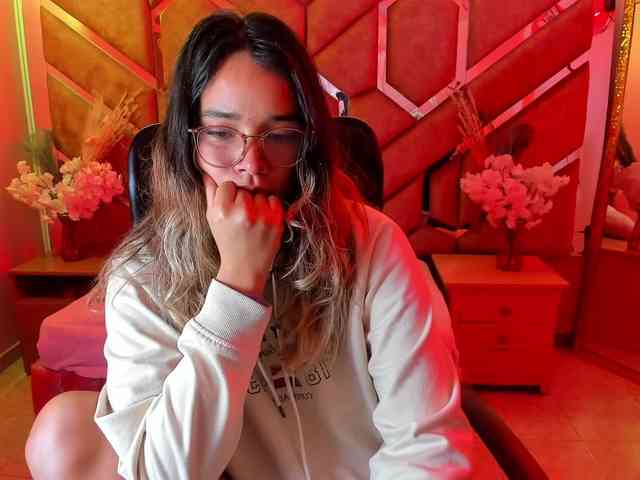 OliviaFox OliviaFox