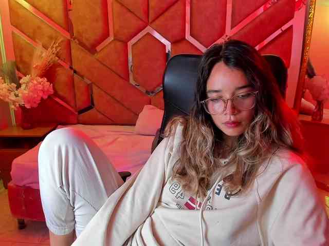 OliviaFox OliviaFox