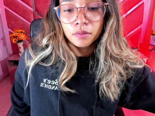 OliviaFox webcam