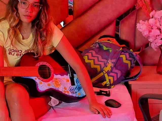 OliviaFox webcam