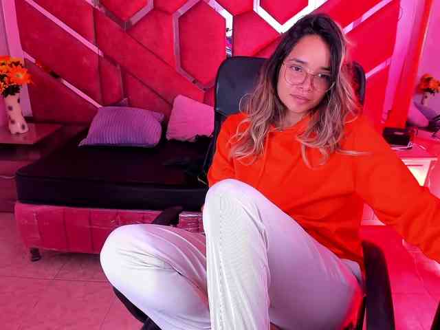 Modella: OliviaFox