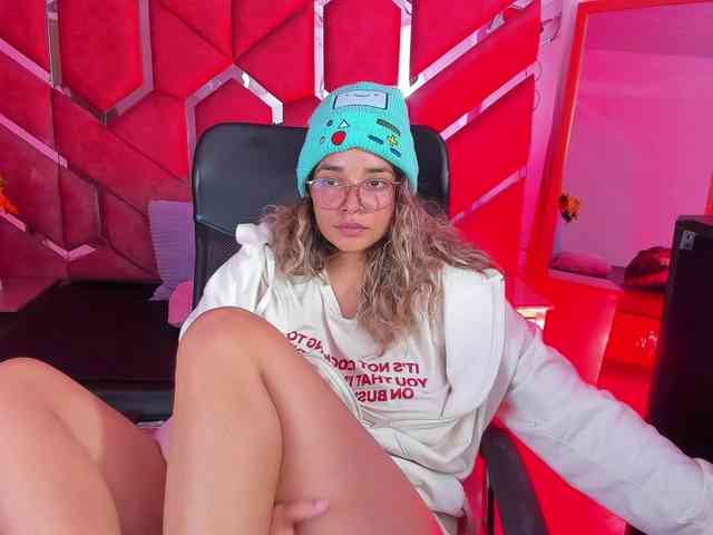 Modella: OliviaFox