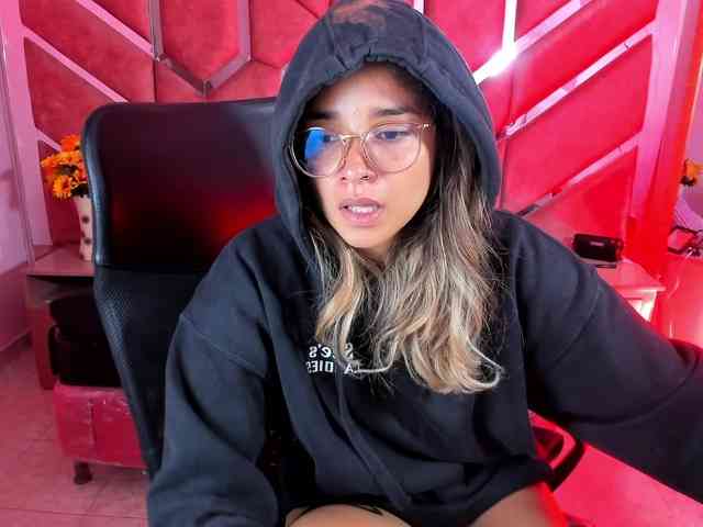 OliviaFox webcam