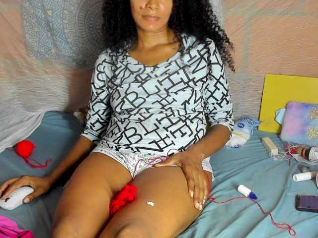 alia2424 live cam on BongaCams