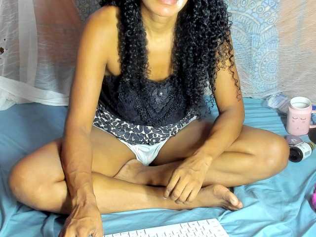 alia2424 live cam on BongaCams