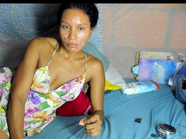 alia2424 live cam on BongaCams