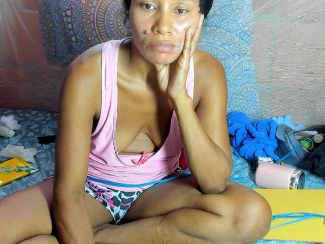 alia2424 live cam on BongaCams