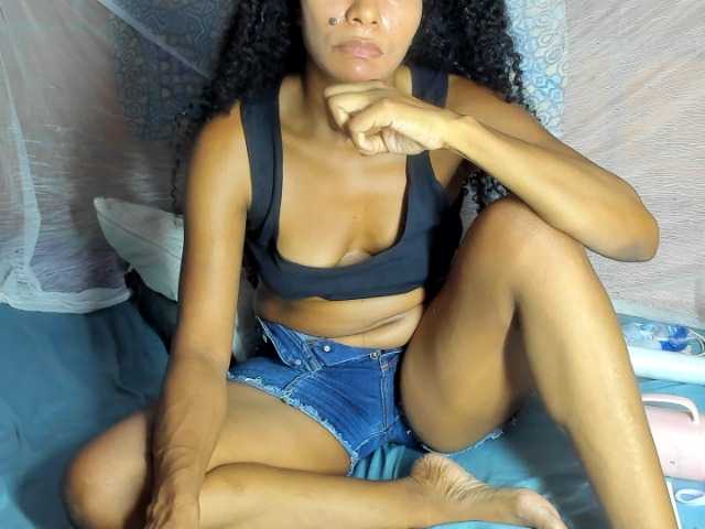 alia2424 live cam on BongaCams