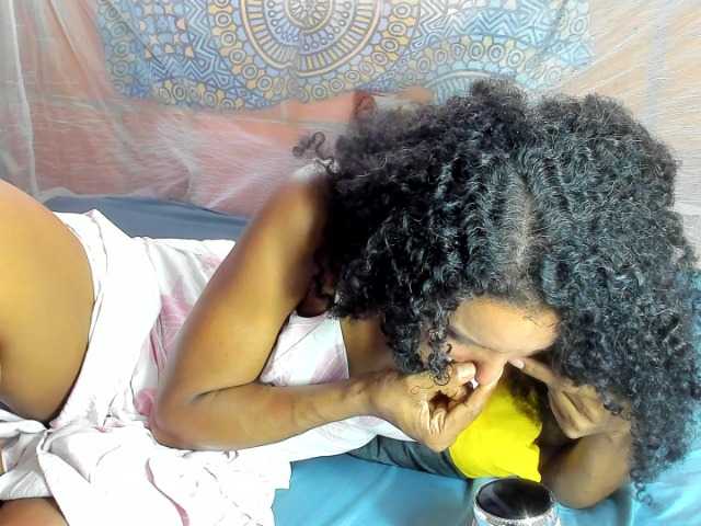 alia2424 live cam on BongaCams