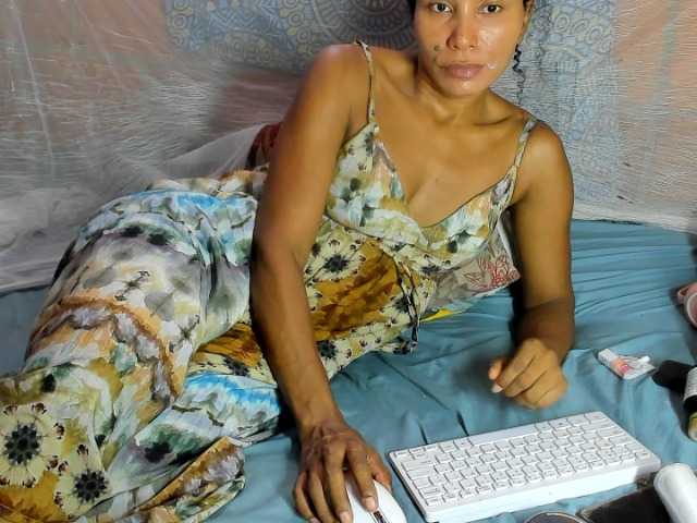 alia2424 live cam on BongaCams