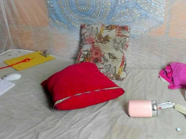 alia2424 live cam on BongaCams