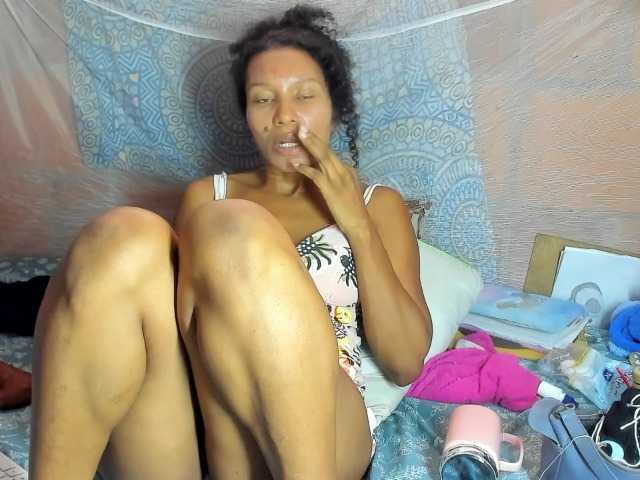 alia2424 live cam on BongaCams