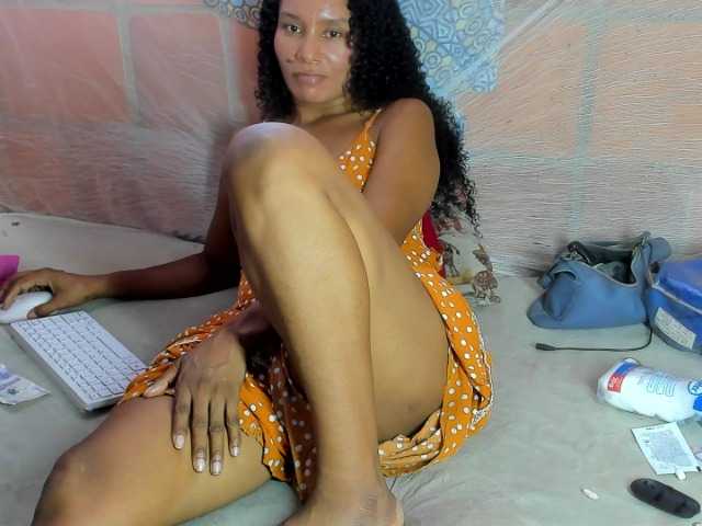alia2424 live cam on BongaCams