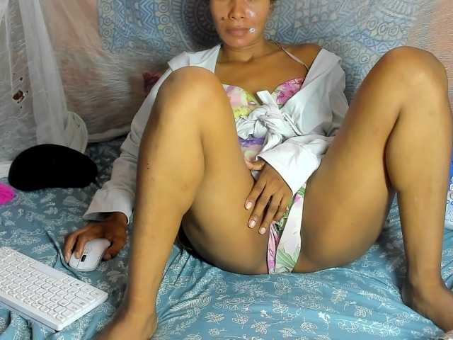 alia2424 live cam on BongaCams